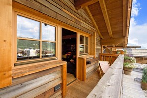 Chalet | Balcony - Flachau Chalet With a Sauna (Flachau)