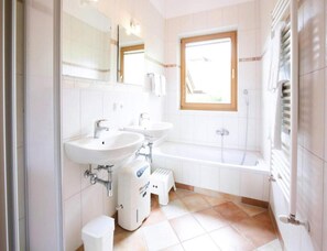 Apartment | Badezimmer