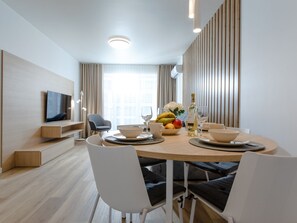 Apartment | Dining - Apartment With Swimming Pool in Dziwnow (Dziwnów)