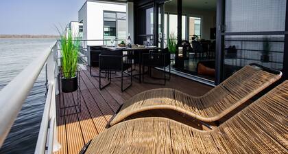 Hausboot Floating House in Ribnitz-damgarten