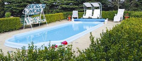 Hus | Basseng | Innendørsbasseng og utendørsbasseng