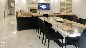 تناول الطعام