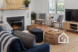 Smart TV, fireplace, ping pong, books - Becket Park Veranda & Gardens (Rye)