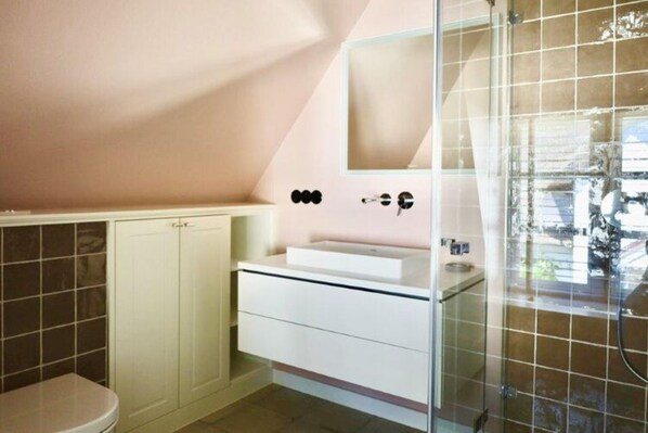 Bathroom - Reetgedecktes Ferienhaus in Nieblum auf Foehr (Nieblum)
