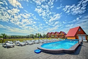 House | Pool