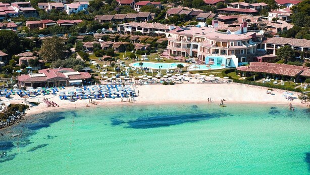 Apartment | Pool - Apartment in Holiday Complex Only 100 m From the Beach (Golfo Aranci)