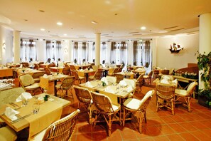 Apartment | Dining
