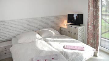 House | 7 bedrooms, individually furnished, bed sheets