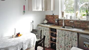 House | Private kitchen | Electric kettle, highchair