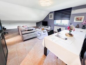 Smart TV, DVD player - Modern Loft with 2 bedrooms in Rummen (Sint-Truiden)