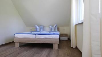 Apartment | 3 bilik tidur, dilengkapkan perabot secara berasingan, cadar katil