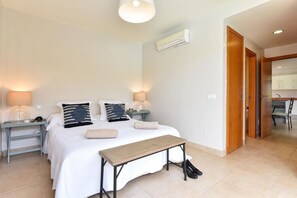 House | 3 bedrooms, individually furnished