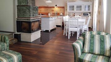 House | Private kitchen | Electric kettle, toaster