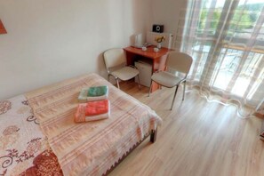Apartment | Individually furnished - Double Room With Balcony, Grzybowo (Kolobrzeg)