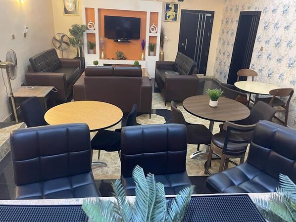Lobby lounge