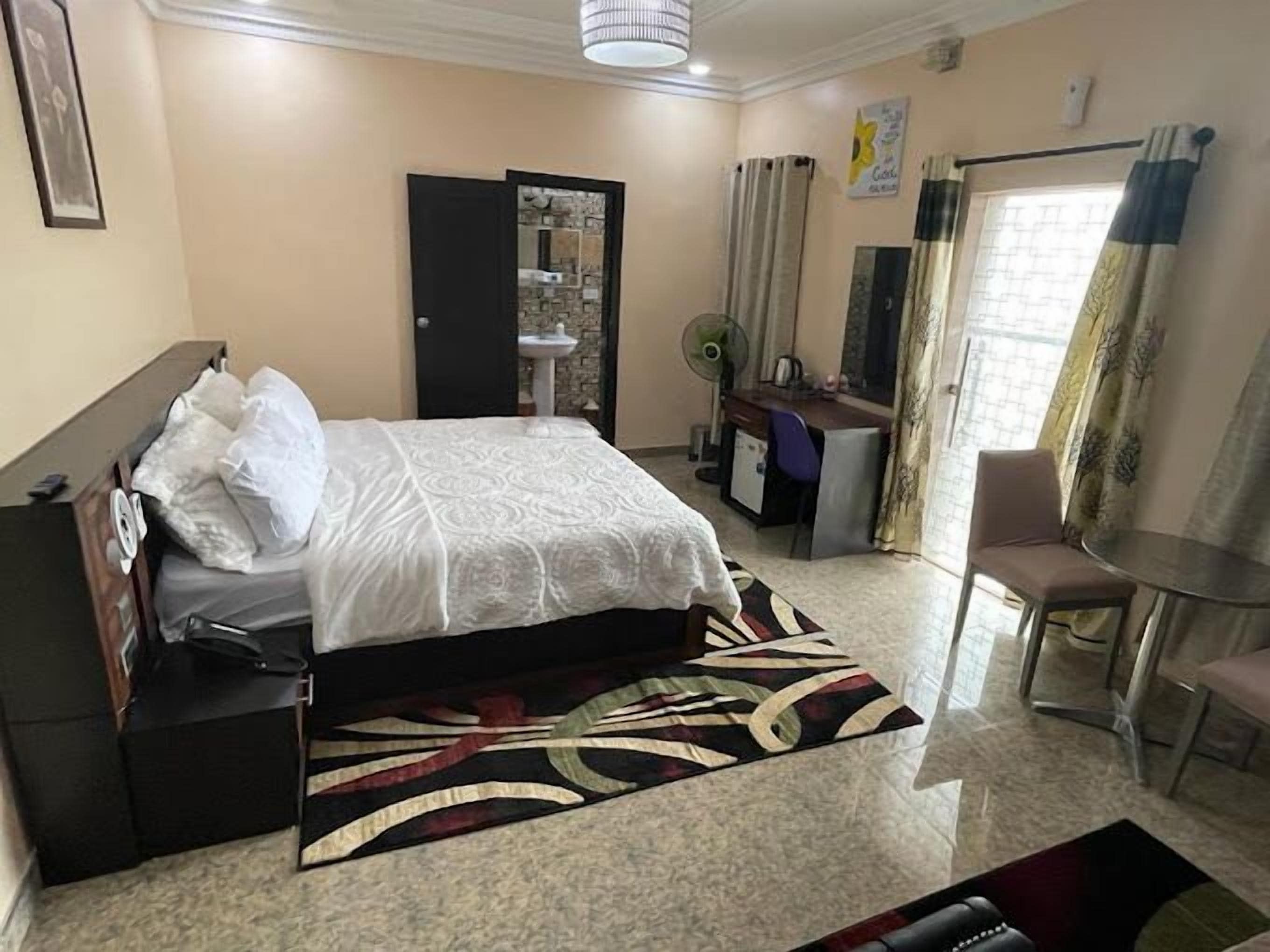 Economy Room, Balcony, City View | Desk, laptop workspace, free WiFi