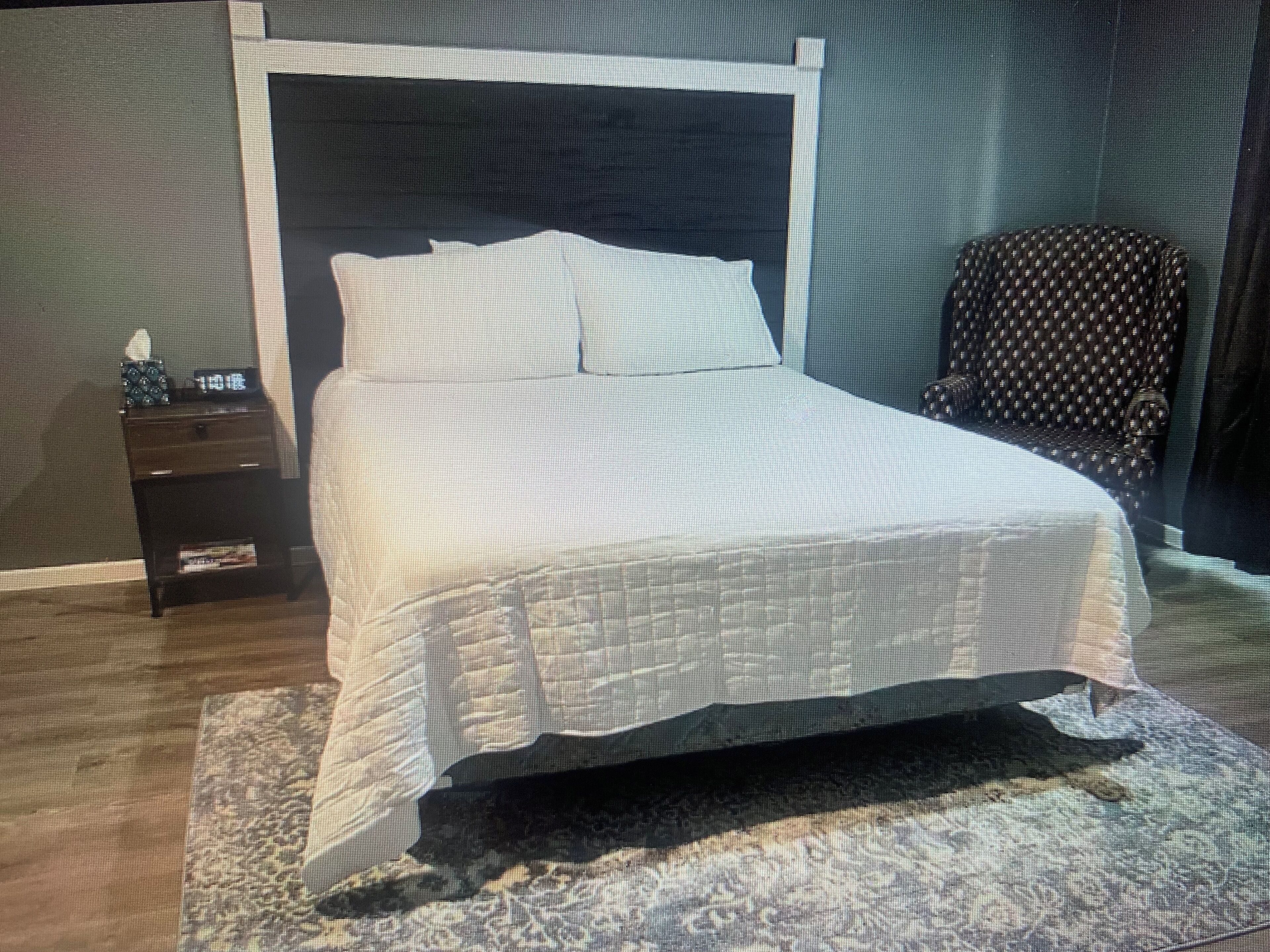 Standard Studio | Individually decorated, individually furnished, iron/ironing board