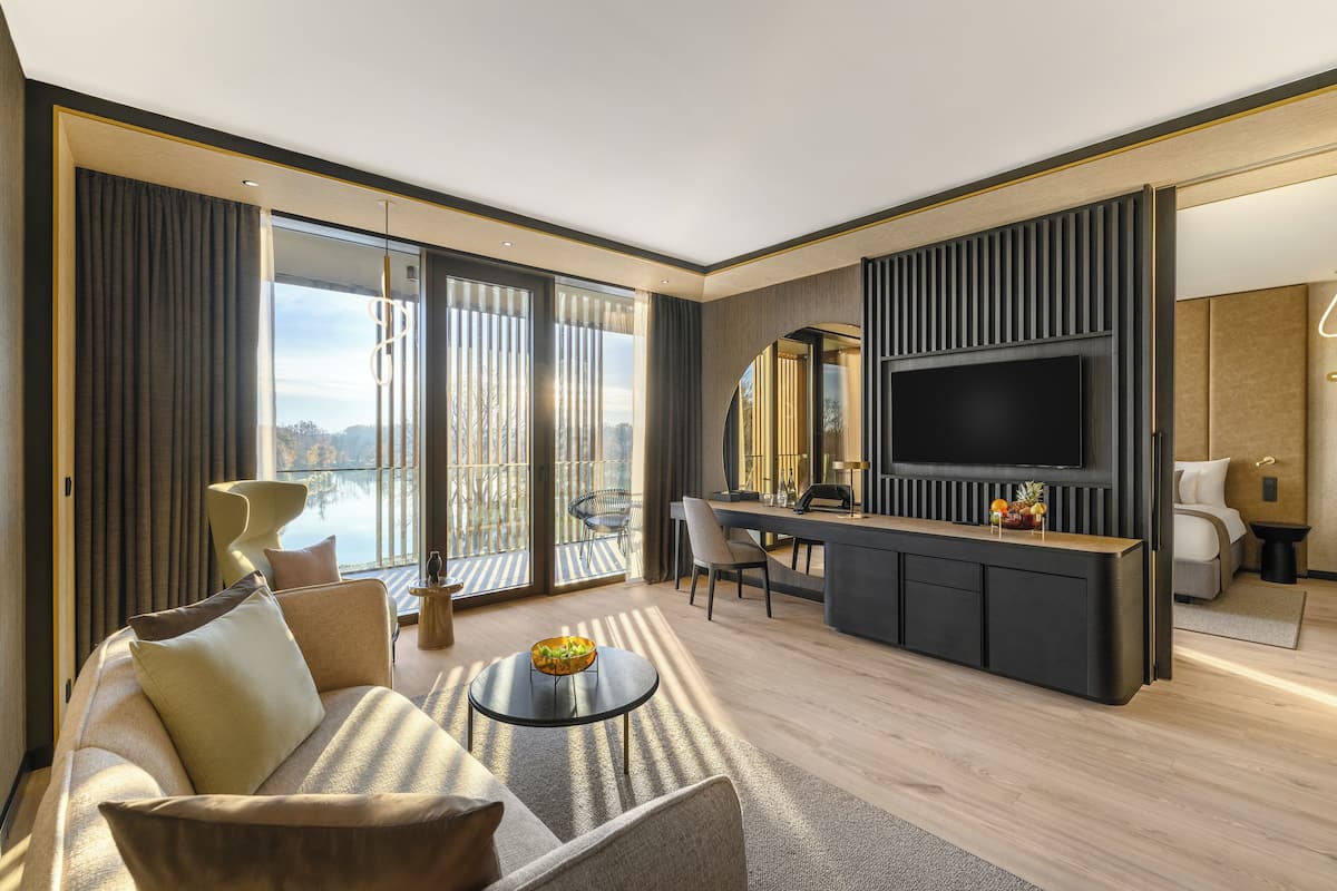 Luxury Suite, Balcony, Lake View | Hypo-allergenic bedding available, pillowtop beds, minibar, in-room safe