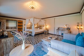 Tenda de campanya de luxe | Habitacions insonoritzades, planxa i posts de planxar i wifi gratuïta