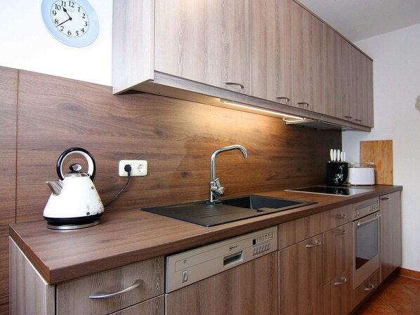 公寓 | 私人廚房 | 電熱水壺、烤麵包機、兒童餐椅