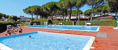 Apartment | Pool | Outdoor pool