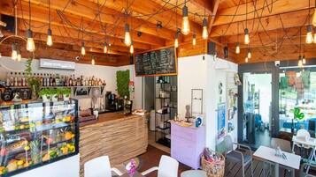 House | Dining
