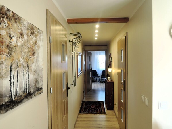 House | Meja sambut tetamu