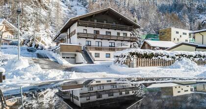 Apartment in Solden Near Giggijochbahn