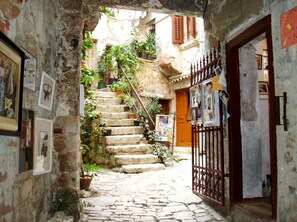 Apartment | Interior - Villa in Rovinj Near Beach & Old Town (Rovinj)