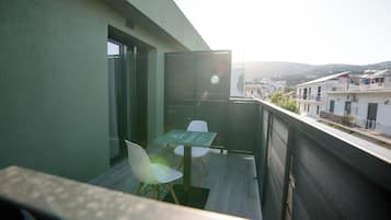 Quarto casal superior, sacada, vista para a cidade | Terraço/pátio