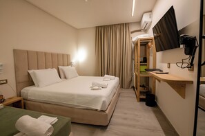 Egyptian cotton sheets, premium bedding, pillow-top beds, in-room safe - Ocean 11 Hotel (Skiathos)