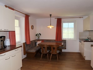 Apartment | Private kitchen | Electric kettle, toaster, high chair - Sonnau Vacation Apartment Near Wildkogelarena (Bramberg am Wildkogel)