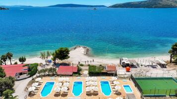 Apartment | Pool | Outdoor pool