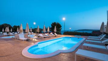 Apartment | Pool | Outdoor pool