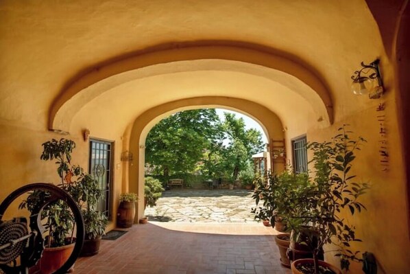 Terrace/patio - Bilocale nel Verde con Piscina 7 km da Firenze (Toscana)