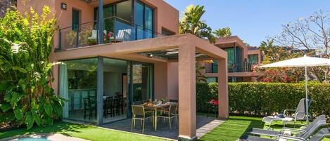 Villa | Pool | Indoor pool, outdoor pool