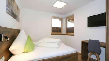 Apartment | 1 bedroom, individually furnished, bed sheets