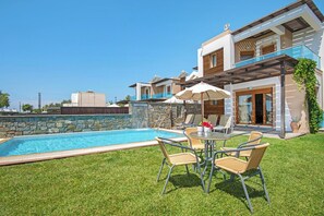 Pool - Holiday Home in Kiotari With a Swimming Pool (Rhodes)