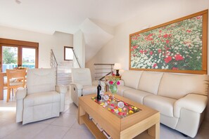 House | Living room - Holiday Home in Kiotari With a Swimming Pool (Rhodes)