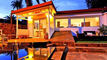 Villa | Terrace/patio
