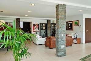 Villa | Living room - Villa With Pool and Beautiful Architecture (Ingenio)