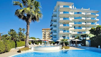 Apartment | Kolam renang | Kolam renang terbuka