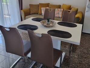 House | Dining - Apartment in Privlaka Near Sandy Beaches (Privlaka)