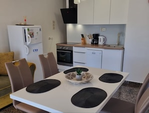 House | Dining - Apartment in Privlaka Near Sandy Beaches (Privlaka)
