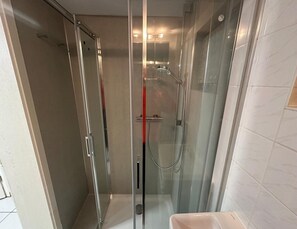 Bungalow | Bathroom