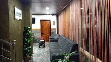 Quầy tiếp tân