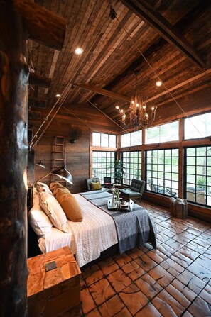 Spa - The Treehouse at Lakeside Pointe (Northport)