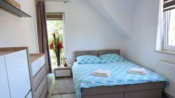 House | 4 bedrooms, individually furnished, bed sheets