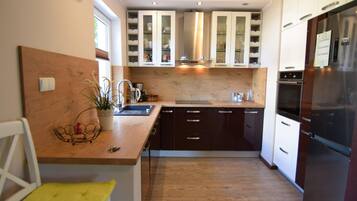 House | Private kitchen | Electric kettle, toaster, highchair