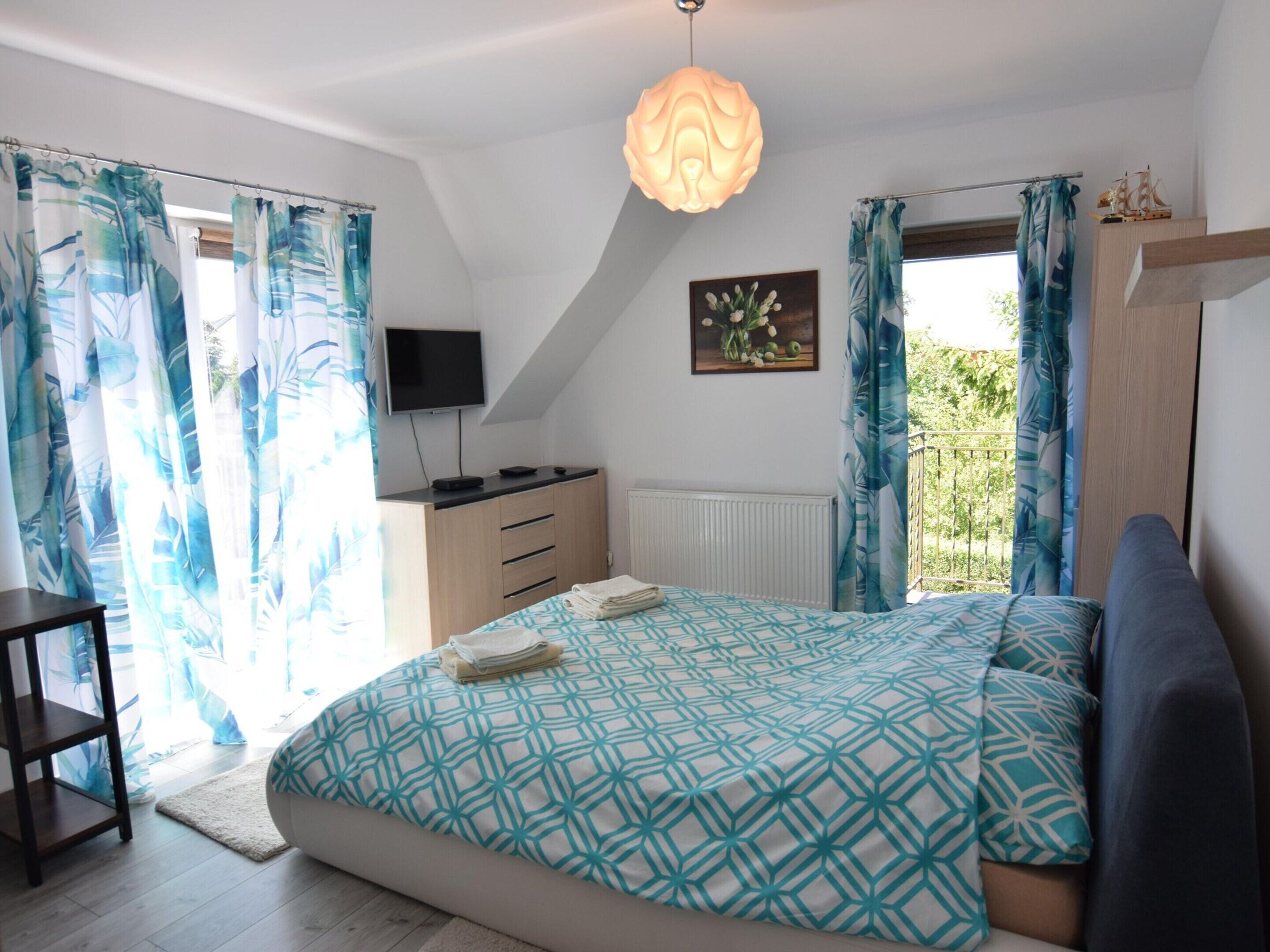 Nhà | 4 phòng ngủ, trang bị nội thất với thiết kế riêng biệt, bộ trải giường 